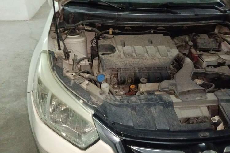 Used Venucia R50 2015 1.6L Manual Fashion Edition Engine Bay Right