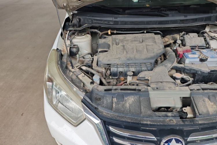 Used Venucia R50 2015 1.6L Manual Fashion Edition Engine Bay Right