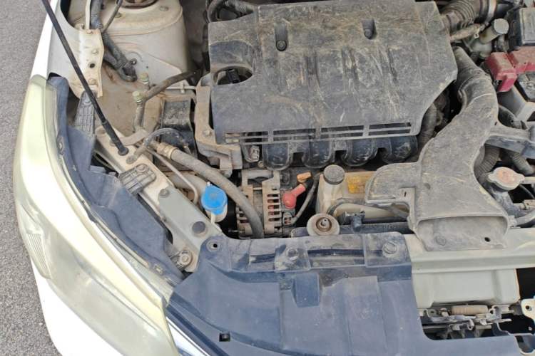 Used Venucia R50 2015 1.6L Automatic Fashion Edition Engine Bay Right