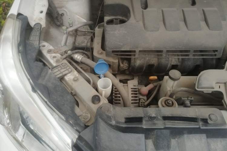 Used Venucia R50 2015 1.6L Automatic Fashion Edition Engine Bay Right