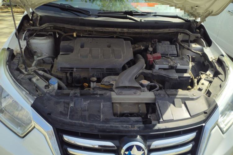 Used Venucia R50 2015 1.6L Manual Fashion Edition Engine Bay