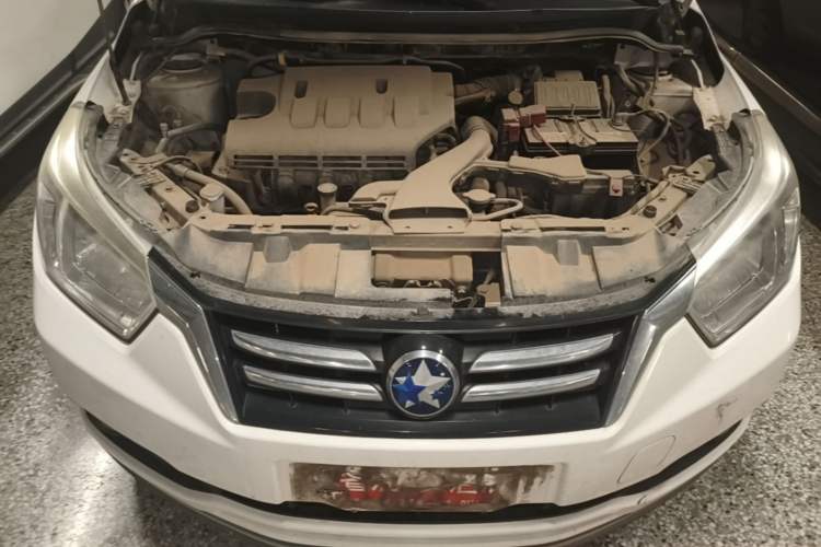 Used Venucia R50 2015 1.6L Manual Fashion Edition Engine Bay