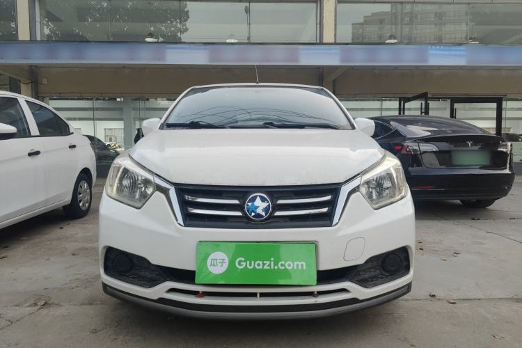 Used Venucia R50 2015 1.6L Manual Fashion Edition Exterior 1