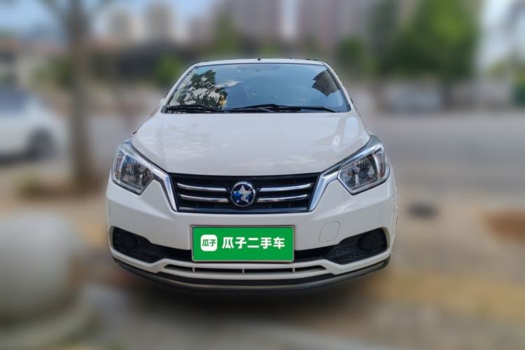 Used Venucia R50 2015 1.6L Manual Fashion Edition Exterior 1