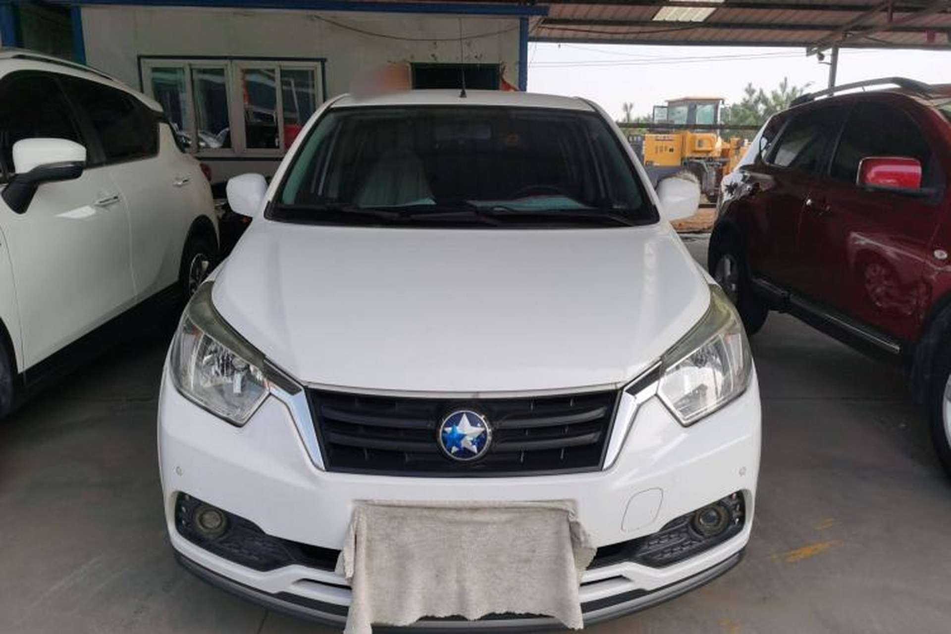Used Venucia R50 2015 1.6L Automatic Fashion Edition Exterior 1