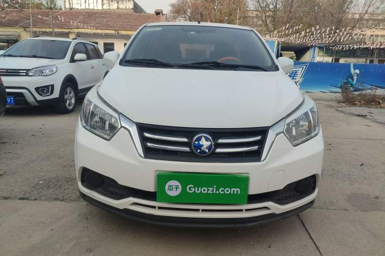 Used Venucia R50 2015 1.6L Automatic Fashion Edition Exterior 1