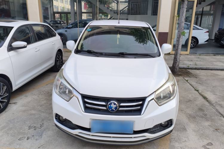 Used Venucia R50 2015 1.6L Automatic Fashion Edition Exterior 1