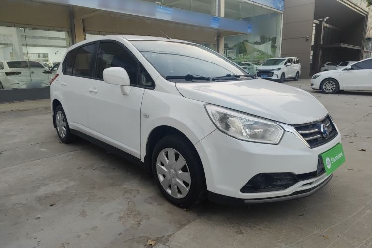 Used Venucia R50 2015 1.6L Manual Fashion Edition Exterior 2