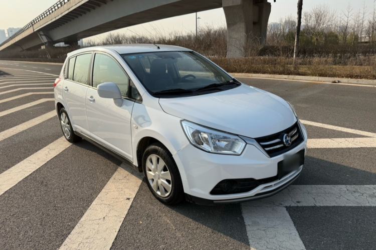 Used Venucia R50 2015 1.6L Manual Fashion Edition Exterior 2