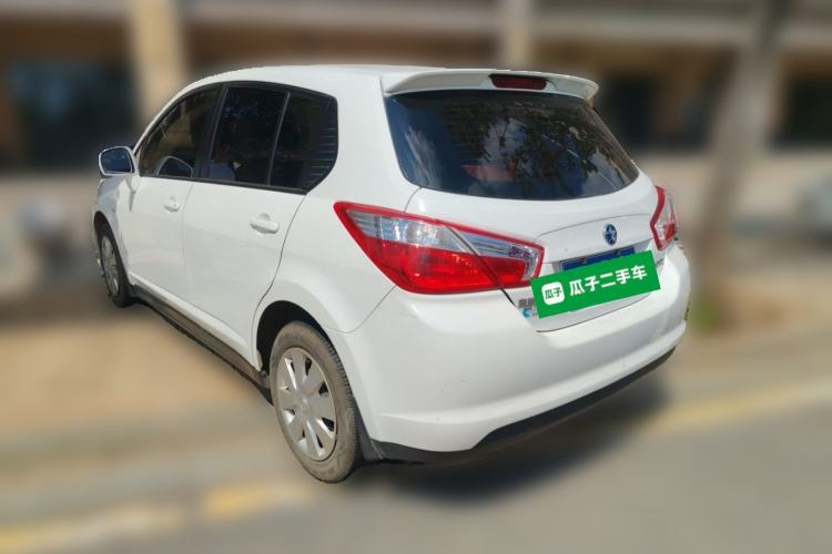Used Venucia R50 2015 1.6L Manual Fashion Edition Exterior 3