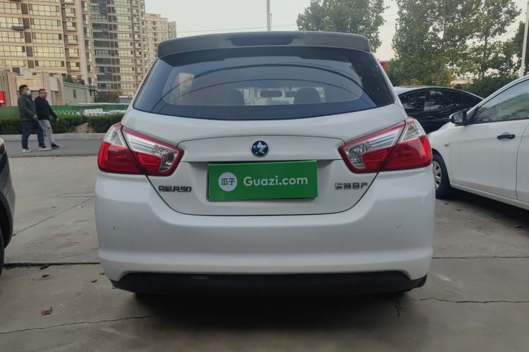 Used Venucia R50 2015 1.6L Manual Fashion Edition Exterior 4