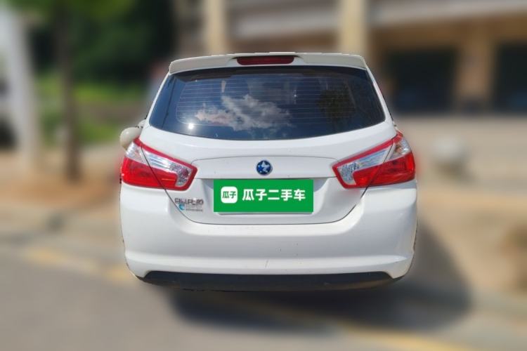 Used Venucia R50 2015 1.6L Manual Fashion Edition Exterior 4