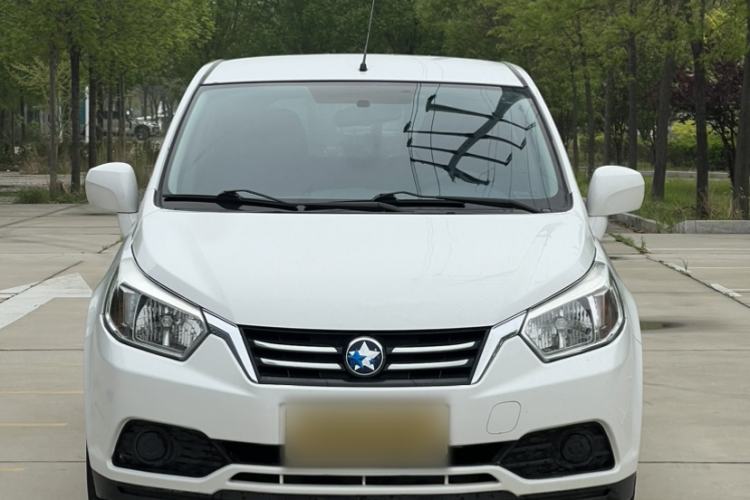 Used Venucia R50 2015 1.6L Automatic Fashion Edition Exterior 6