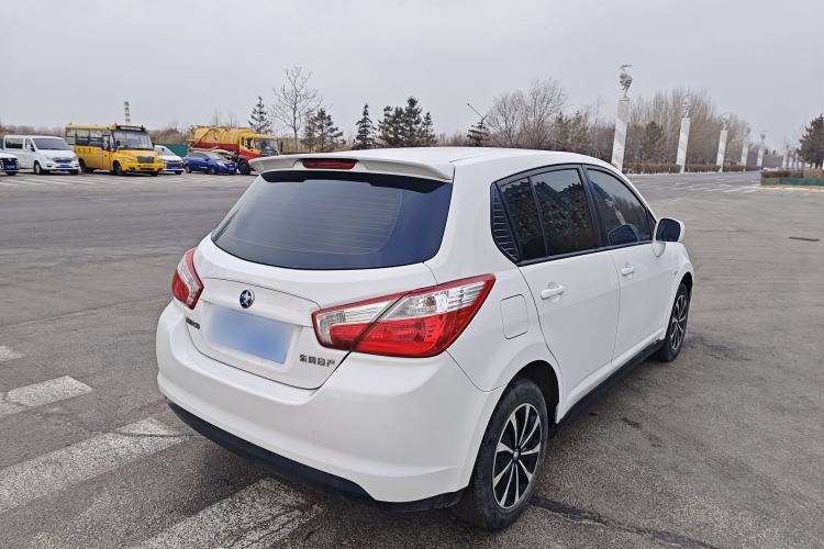 Used Venucia R50 2015 1.6L Manual Fashion Edition Exterior 6