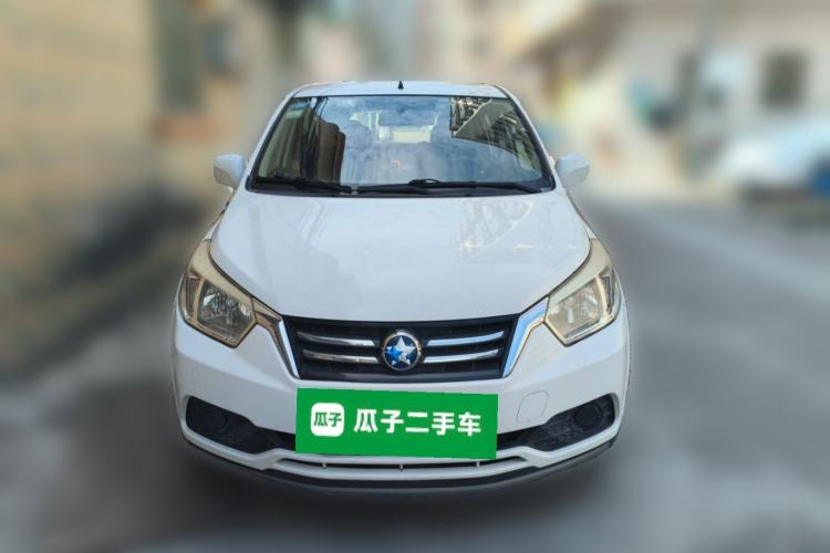 Used Venucia R50 2015 1.6L Automatic Fashion Edition Front