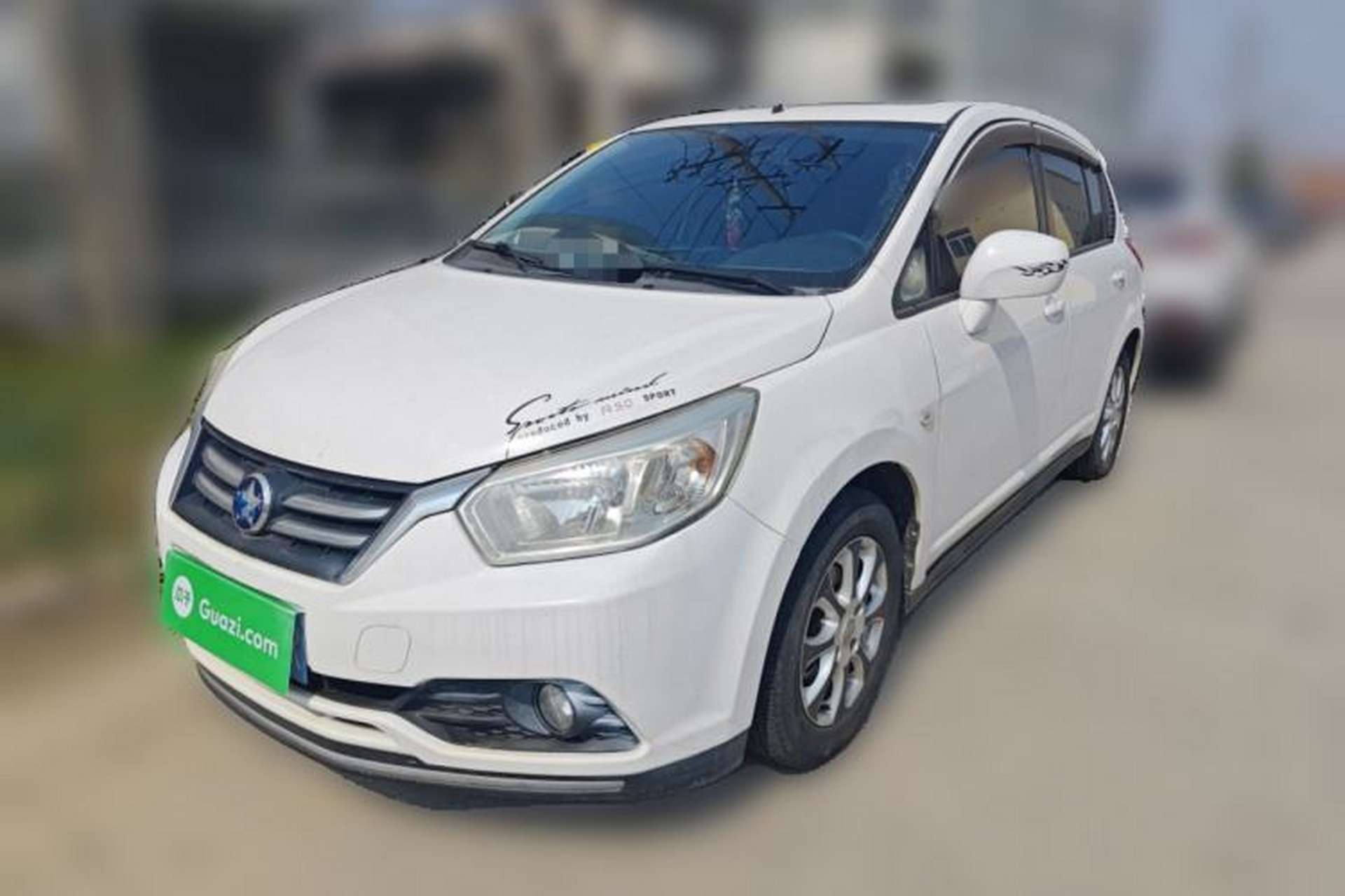 Used Venucia R50 2015 1.6L Manual Luxury Edition Front Left 45 Deg