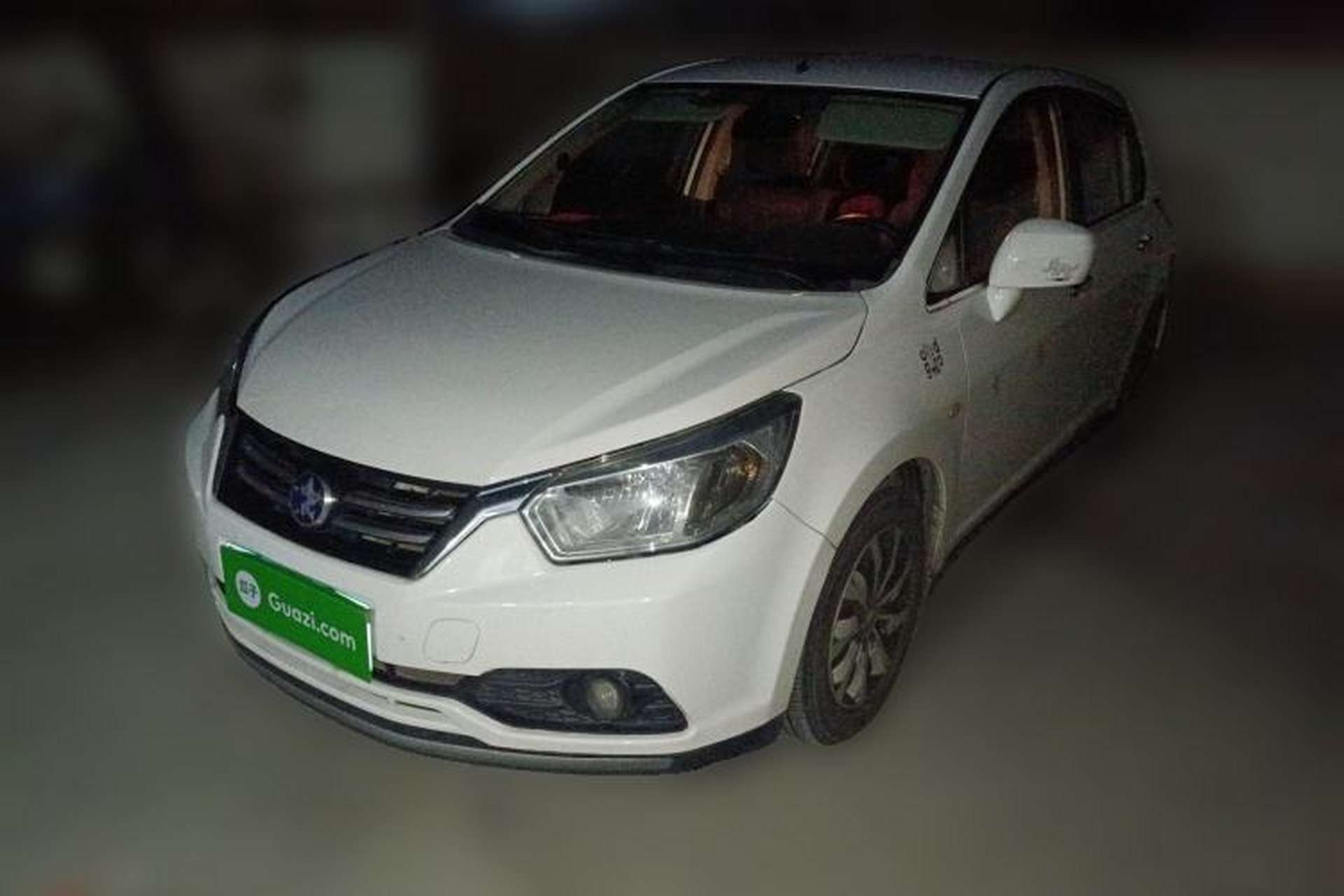 Used Venucia R50 2015 1.6L Automatic Fashion Edition Front Left 45 Deg