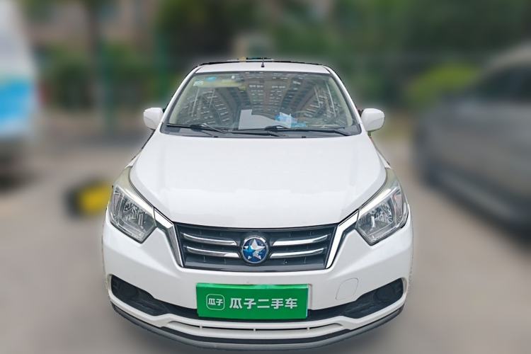 Used Venucia R50 2015 1.6L Manual Fashion Edition Front