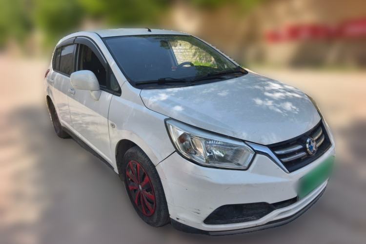 Used Venucia R50 2015 1.6L Manual Fashion Edition Front Right 45 Deg