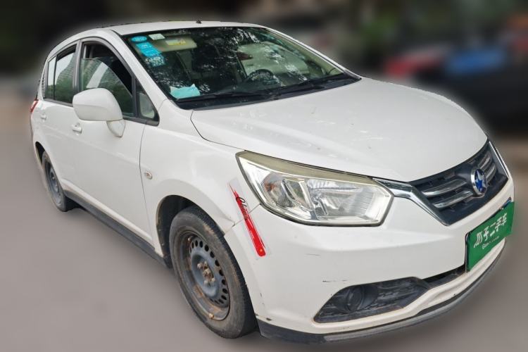 Used Venucia R50 2015 1.6L Manual Fashion Edition Front Right 45 Deg