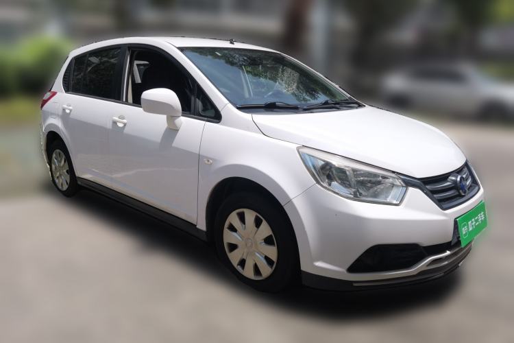 Used Venucia R50 2015 1.6L Manual Fashion Edition Front Right 45 Deg