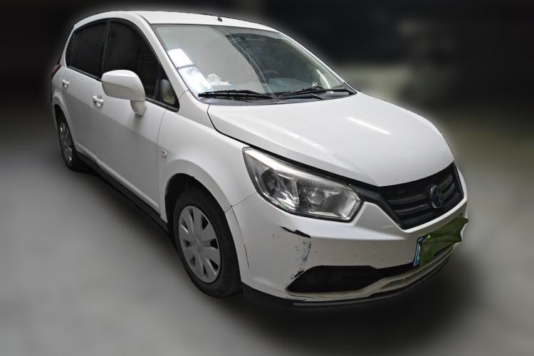 Used Venucia R50 2015 1.6L Manual Fashion Edition Front Right 45 Deg