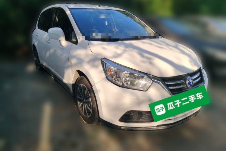 Used Venucia R50 2015 1.6L Automatic Fashion Edition Front Right 45 Deg