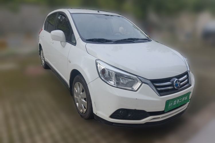 Used Venucia R50 2015 1.6L Manual Fashion Edition Front Right 45 Deg