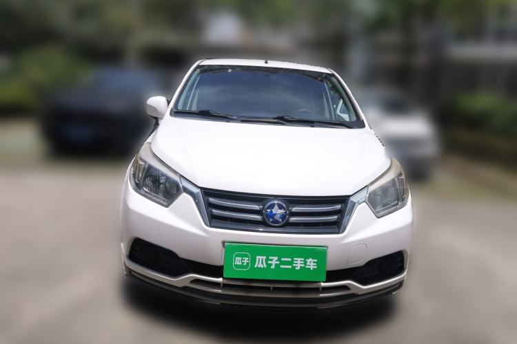 Used Venucia R50 2015 1.6L Manual Fashion Edition Front