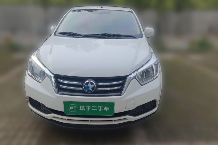 Used Venucia R50 2015 1.6L Manual Fashion Edition Front