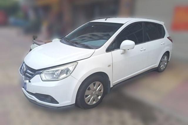 Ojetý Venucia R50 2015 1.6L Manual Fashion Edition