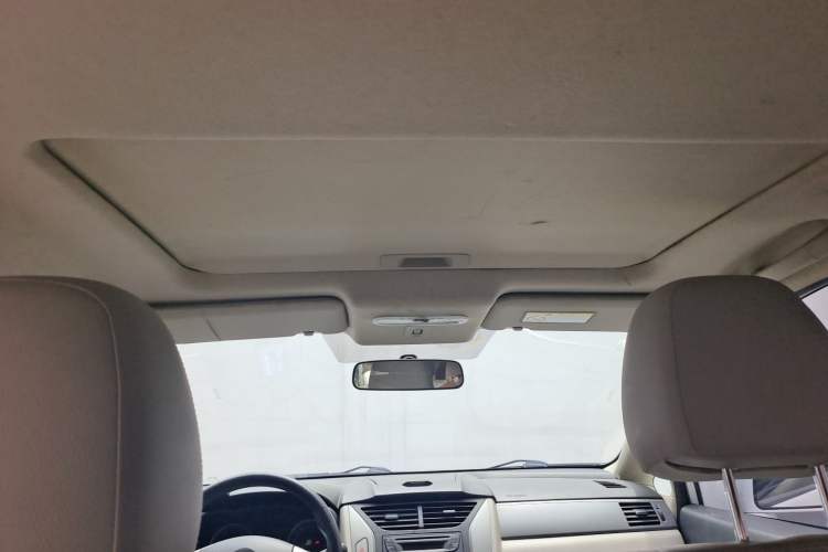 Used Venucia R50 2015 1.6L Manual Luxury Edition Headliner