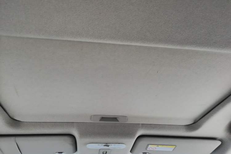 Used Venucia R50 2015 1.6L Automatic Luxury Edition Headliner