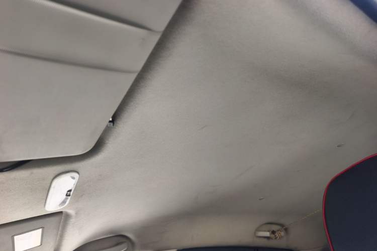 Used Venucia R50 2015 1.6L Manual Fashion Edition Headliner