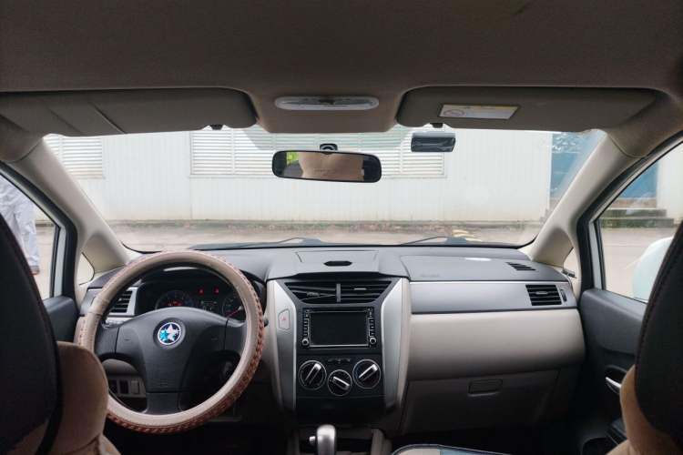 Used Venucia R50 2015 1.6L Automatic Fashion Edition Headliner