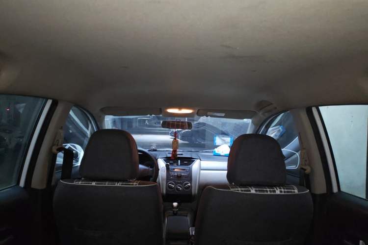 Used Venucia R50 2015 1.6L Manual Fashion Edition Headliner