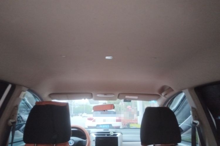 Used Venucia R50 2015 1.6L Automatic Fashion Edition Headliner