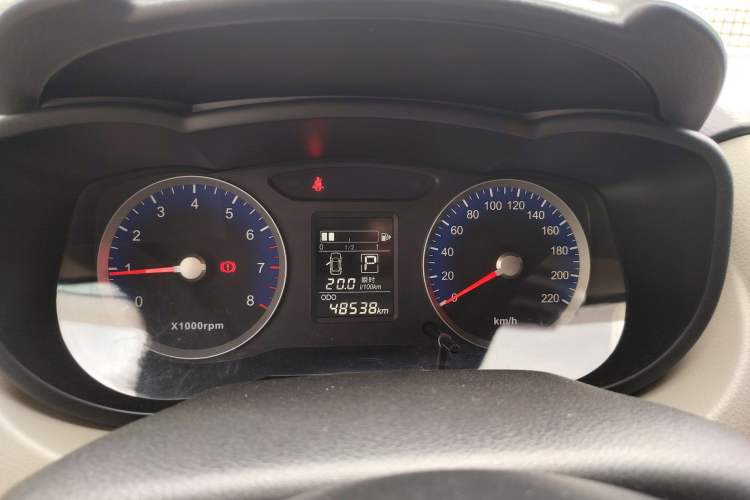 Used Venucia R50 2015 1.6L Automatic Fashion Edition Instrument Cluster