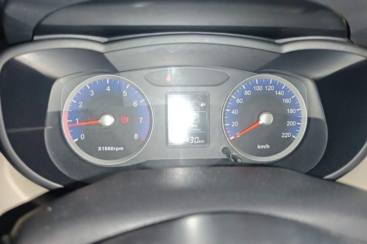 Used Venucia R50 2015 1.6L Automatic Fashion Edition Instrument Cluster