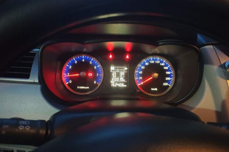 Used Venucia R50 2015 1.6L Automatic Fashion Edition Instrument Cluster