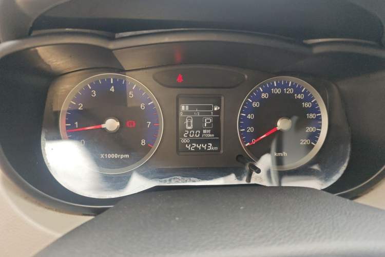Used Venucia R50 2015 1.6L Automatic Fashion Edition Instrument Cluster