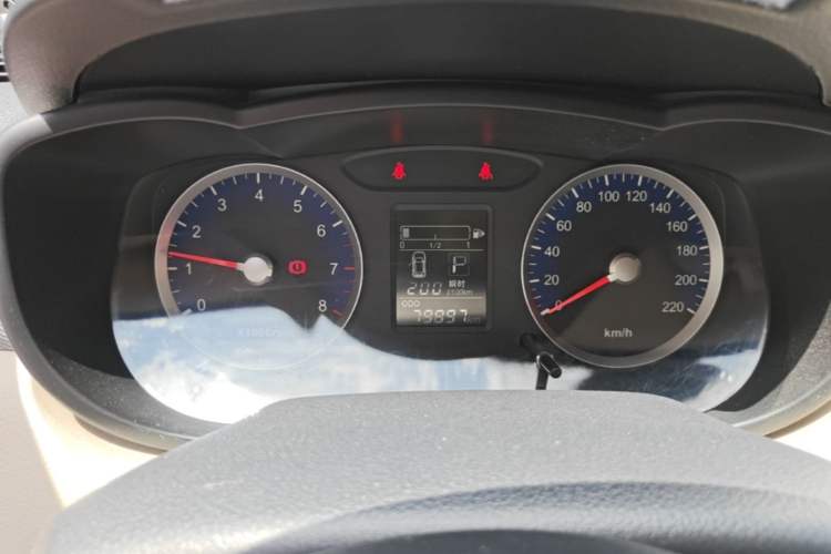 Used Venucia R50 2015 1.6L Automatic Fashion Edition Instrument Cluster