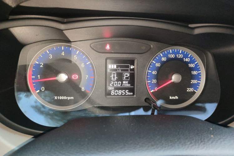 Used Venucia R50 2015 1.6L Automatic Fashion Edition Instrument Cluster
