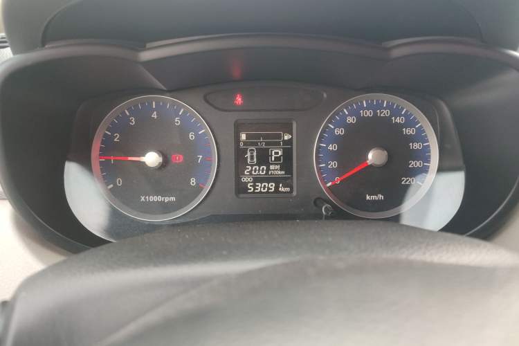 Used Venucia R50 2015 1.6L Automatic Fashion Edition Instrument Cluster