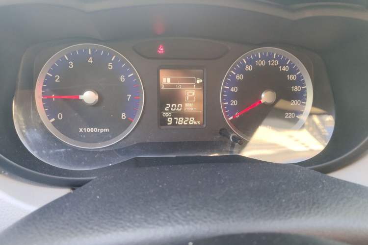 Used Venucia R50 2015 1.6L Automatic Fashion Edition Instrument Cluster