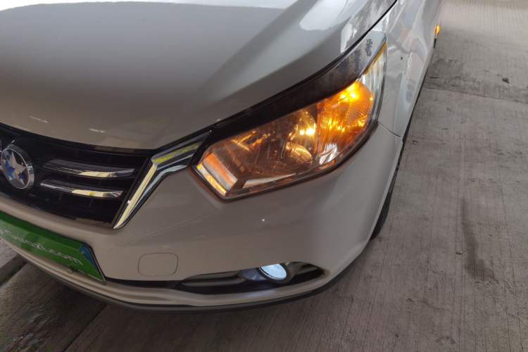 Used Venucia R50 2015 1.6L Automatic Fashion Edition Left Front Headlight