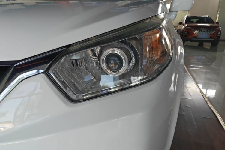 Used Venucia R50 2015 1.6L Automatic Fashion Edition Left Front Headlight