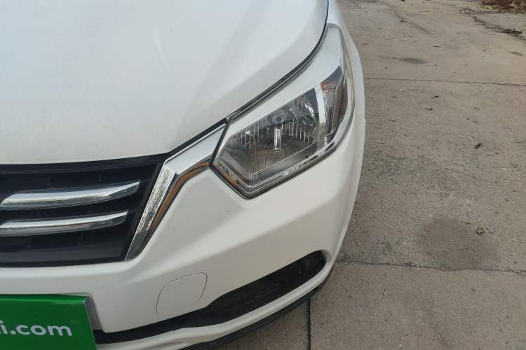 Used Venucia R50 2015 1.6L Automatic Fashion Edition Left Front Headlight