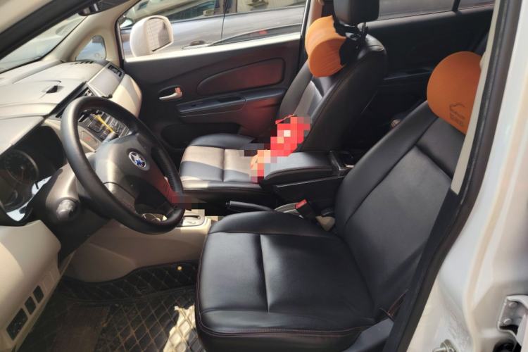 Used Venucia R50 2015 1.6L Automatic Fashion Edition Left Front Seat