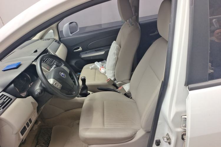 Used Venucia R50 2015 1.6L Manual Luxury Edition Left Front Seat